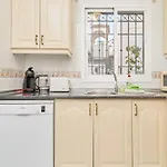 Townhouse Burriana 内尔哈